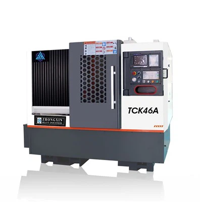 Tokarski stroj s vodoravnim kosim krevetom